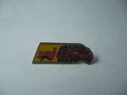 PIN'S PINS NRJ CLIO - Renault