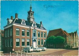 Edam - Raadhuis - & Old Cars - Edam