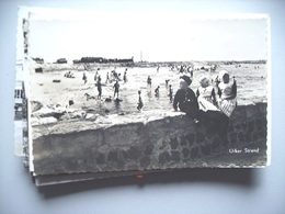 Nederland Holland Pays Bas Urk Kinderen Klederdracht Bij Strand - Urk