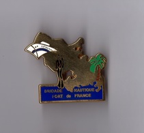 Pin's Police / Gendarmerie - Brigade Nautique Fort De France (doré Signé Boussemart) Version Bleue - Police