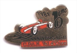 L13 Pin's 10 Anniversaire CPAM Val D'Oise FERRARI ? ALFA ROMEO ? Qualité EGF Achat Immédiat - Ferrari