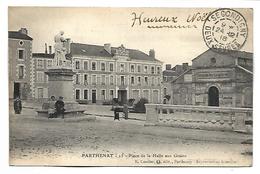 PARTHENAY - Place De La Halle Aux Grains - Parthenay