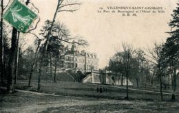 N°7852 -cpa Villennes -Saint Georges -le Parc De Beauregard Et L'hôtel De Ville - Villennes-sur-Seine