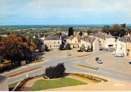 53 - SAINTE SUZANNE : La Place (n° 436) - CPSM CPM Village (1.320 Habitants ) Grand Format - Mayenne - Sainte Suzanne