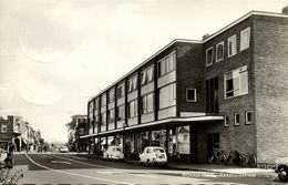 Nederland, HOOGEVEEN, Raadhuisstraat, VW Kever Auto (1965) Ansichtkaart - Hoogeveen