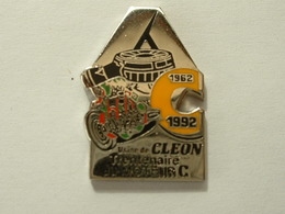 PIN'S RENAULT - USINE DE CLEON - TRENTENAIRE DU MOTEUR C - Renault