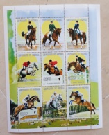 SENEGAL Chevaux, Cheval, Horse, Caballo, Hippisme, Yvert 1401/09 Feuillet émis En 1999 ** MNH - Paardensport