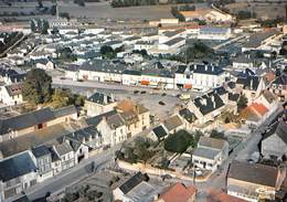 Le MÊLE-sur-SARTHE - Vue Aérienne - La Place Du Marché - Le Mêle-sur-Sarthe