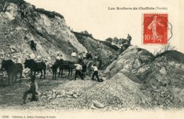 1539. LES ROCHERS DE CHEFFOIS - CHARGEMENT DE PIERRES AVEC BEAUCOUP DE PERSONNEL - Other & Unclassified