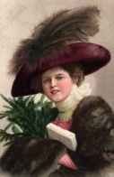 Fantaisie - Femme En Manteau De Fourrure Avec Chapeau à Plumes - Carte M.B. & R. - Women