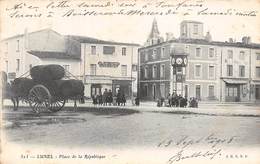 Lunel           34          Place  De La République. Horloge        (Voir Scan) - Lunel