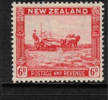 NZ 1935 6d Harvesting P 13.5x14 SG 585 UNHM #BIR140 - Ongebruikt