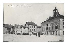 38  - CPA  De   MOIRANS  - Chapellerie , Camionette  ,  Café  Du  Marché , Place  De  La  Mairie  (  Animée  ) - Moirans
