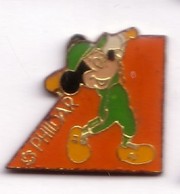 BD222 Pin's DISNEY Signé Disney Mickey Golf Phildar Achat Immédiat - Disney