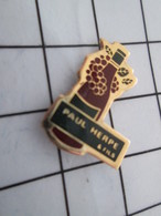 1216c Pin's Pins / Beau Et Rare / THEME : BOISSON / VIN ROUGE RAISIN NOIR PAUL HERPE & FILS - Boissons