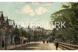 WESTCLIFF ON SEA STATION ROAD OLD COLOUR POSTCARD ESSEX - Colchester