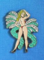 1 PIN'S //  ** PIN-UP / CABARET MOULIN ROUGE / FOLIES BERGERES & CRAZY HORSE ** . (© Qualité Collectors Série Limitée) - Pin-ups