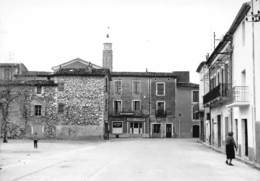 Saint Bauzille De Putois       34         Café Restaurant Place De Christ       10x15     (voir Scan) - Autres & Non Classés