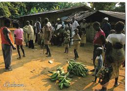 GABON - Vente De Bananes Au Village - Gabon