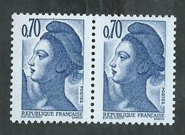 Liberté De Gandon No 2240 ; 70cts Bleu-violet ; Griffe Sur Le Timbre De Gauche - Lettres & Documents