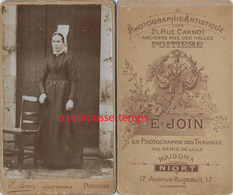 CDV Jeune Femme En Costume Régional-coiffe-par E. Join  à Poitiers-ex Photographe Des Travaux Du Génie De Lille - Oud (voor 1900)