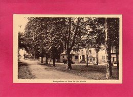 19 Corrèze, POMPADOUR, Place Du Petit Marché, Commerce, Camionnette, (G. Bouchiat) - Autres Communes