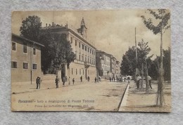 Cartolina Illustrata Avezzano - Lato A Mezzogiorno Di Piazza Torlonia Prima Del Terremoto Del 13 Gennaio 1915 - Avezzano