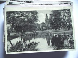 Nederland Holland Pays Bas Laren Gooi Brink Met Vijver En Kerk - Laren (NH)