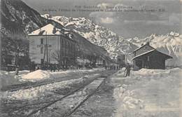 Le Bourg D'Oisans          38        La Gare Et L'Hôtel De L’Oberland      (voir Scan) - Sonstige & Ohne Zuordnung