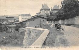 Saint Alban Du Rhône        38         Entrée Du Village        (voir Scan) - Sonstige & Ohne Zuordnung