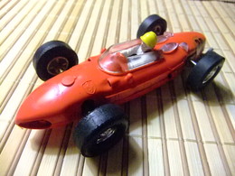 SCALEXTRIC Triang FERRARI 156 V6 ROJO GUIA FIJA .Casi Original, Escapes Repro - Massstab 1:32