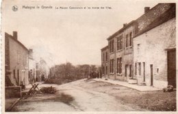 Matagne-la-grande La Maison Communale Et Les Ecoles Des Filles Carte Festonnée N'a Pas Circulé - Doische