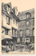 QUIMPER  ( 29 )  - Vieilles Maisons De La Place Médard - Les Laitiaires - Mercati