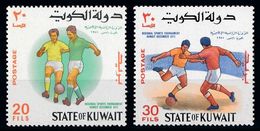 141. KUWAIT 1971 SET/2 STAMPS REGIONAL SPORTS TOURNAMENT , FOOTBALL . MNH - Koeweit