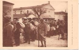 ILE De RE  ( 17 ) -  SAINT MARTIN  - Convoi De Forçats Dans La Cour Du Bagne - Prigione E Prigionieri