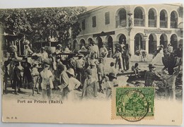 C. P. A. : HAITI : Port Au Prince Rue Animée Devant La Pharmacie Saint-Joseph, Timbre En 1907 - Haïti