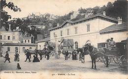 Vienne          38       Jour De Marché Et Café De La Gare         (Voir Scan) - Vienne