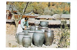 Corée Du Sud   A Place To Keep Jars Of Soy Sauce Korea  Endroit Pour Garder Des Pots De Sauce Au Soja  TBE - Corée Du Sud