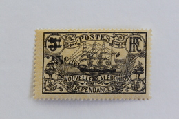 NOUVELLE-CALEDONIE 1924 Y&T No 129 SURCHARGE 25C SUR 5F NOIR SUR JAUNE NEUF* MH TTB... - Unused Stamps