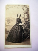 PHOTO CDV  19 EME MME LEMOTHEUX JEUNE FEMME ELEGANTE ROBE  MODE Cabinet BERTHAULT  A ANGERS - Antiche (ante 1900)