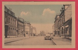 Avesnes-sur-Helpe - Rue De La Gare ... Oldtimer , Citroën Traction - 1948 ( Voir Verso ) - Avesnes Sur Helpe