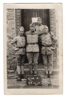 CPA 2944 - MILITARIA - Carte Photo Militaire - Un Groupe De Soldats - Souvenir Du Camp De LA COURTINE 1928 - Characters