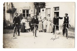 CPA 2945 - Carte Photo - CHERBOURG - Un Groupe De Civils Dont Le Soldat Gaston HIEGEL à Vélo - Cherbourg