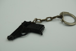 Vintage TOY GUN :  SCHICK BERETTA 70 - L=4,5cm - Keychain 1960s - Keywords: Cap -Cork -Rifle - Revolver - Pistol - Decorative Weapons