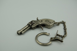 Vintage TOY GUN :  MEBETOYS PETIT COLT RARE - L=5.5cm - Keychain 1960s-70s - Keywords : Cap - Cork - Revolver - Pistol - Sammlerwaffen