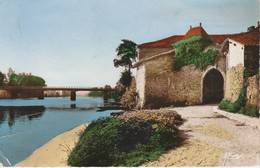 86 - AVAILLES LIMOUZINE - La Porte De Ville Sur La Vienne Et Le Nouveau Pont - Availles Limouzine
