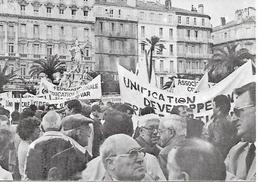 TOULON ( 83 ) - Manifestation Place De La Libération , Pour L'Enseignement Laïque Du 25 Avril 1984 ( C.P.M.  , Gd - Ft ) - Demonstrations