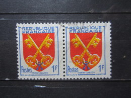 VEND BEAUX TIMBRES DE FRANCE N° 1047 EN PAIRE , COULEURS DECALEES !!! (b) - Usados