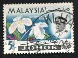 128. MALAYSIA (5C) JOHORE  USED STAMP FLOWERS - Johore