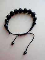 Bracelet Artisanal : Macramé,  Perles à Picots Noires  , Perles Verre Grises - Armbanden